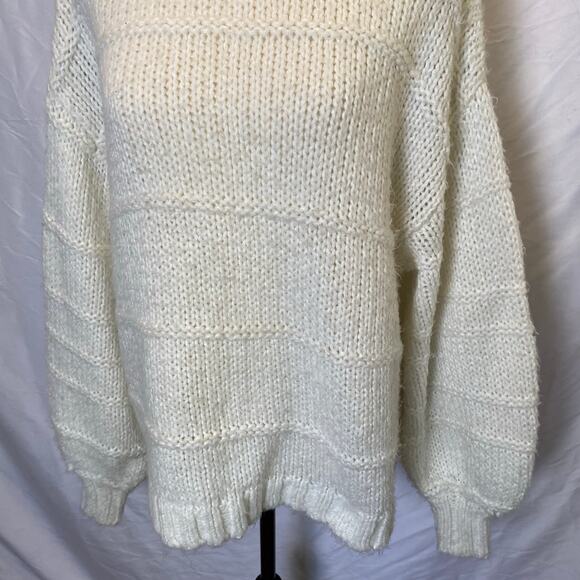 Urban Outfitters Women's Chunky Knit Oversized Sweater Size Small Ivory Pullover - Picture 4 of 13